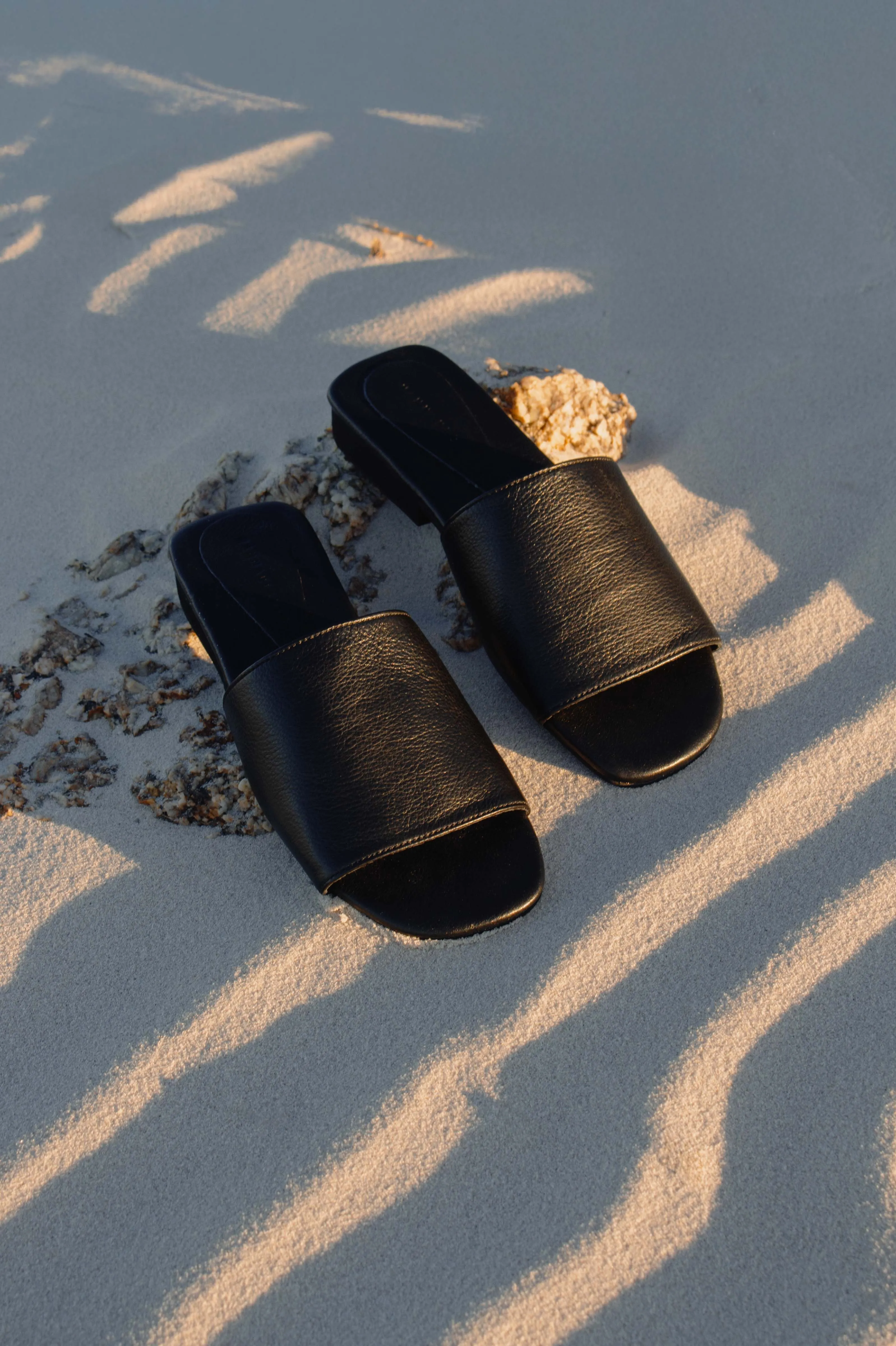 Essential Sliders | Black