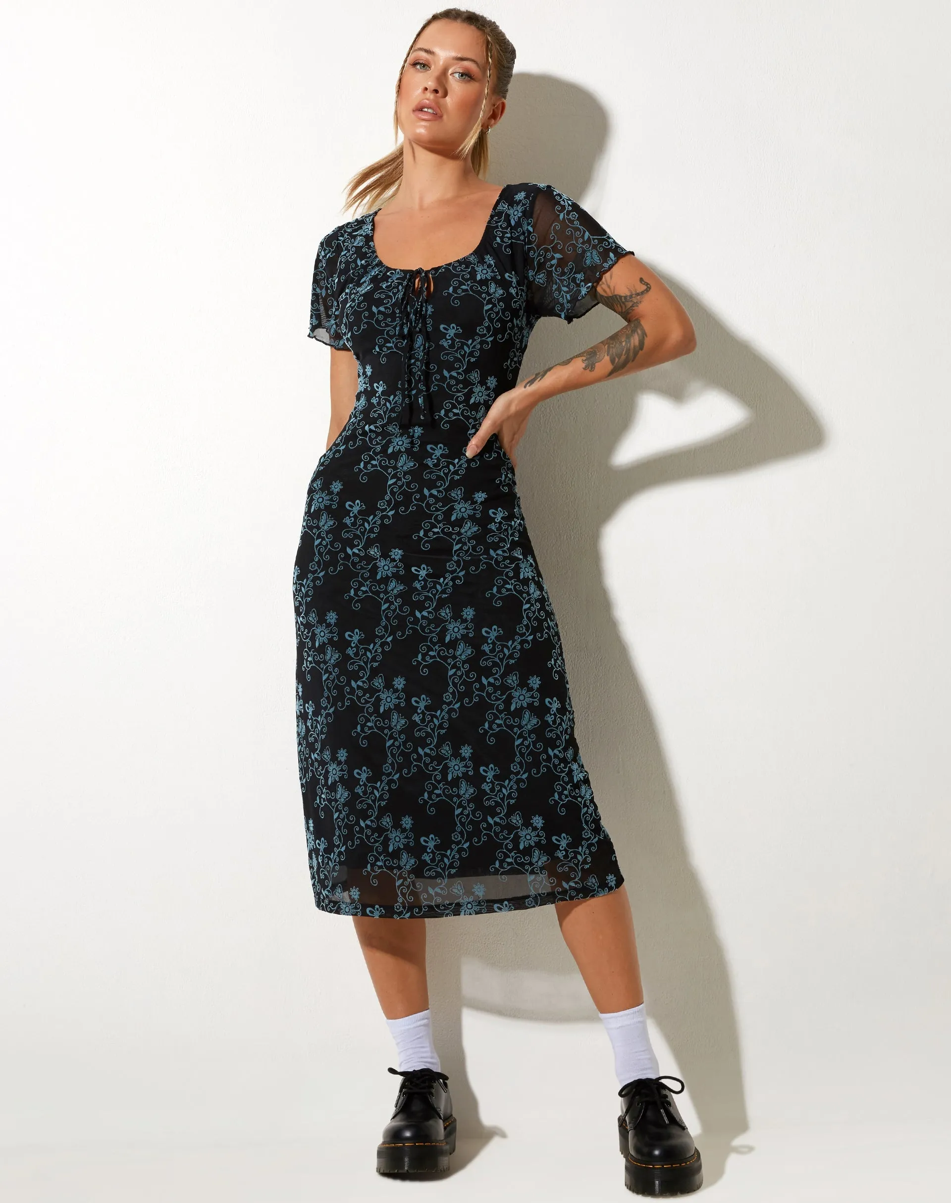 Lorani Midi Dress in Butterfly Vine Flock Blue