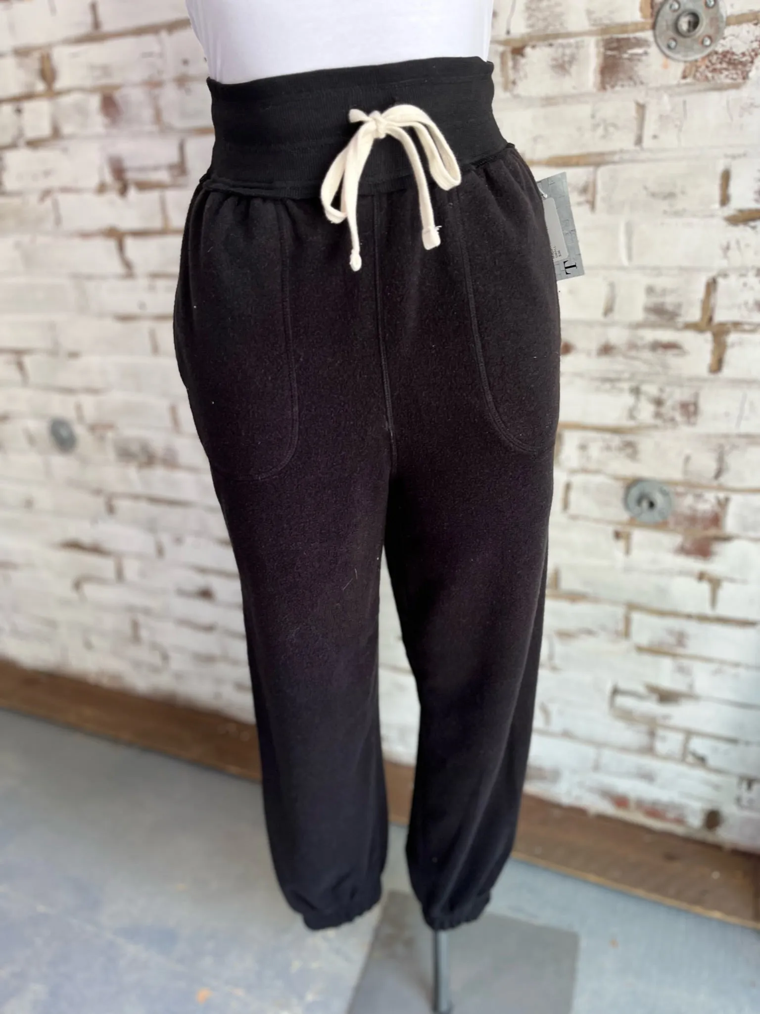 Megan Fleece Joggers in Black