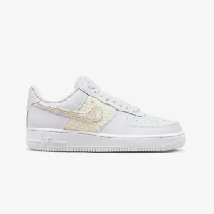 Nike | WMN'S AIR FORCE 1 07 SE  { WHITE / GOLD