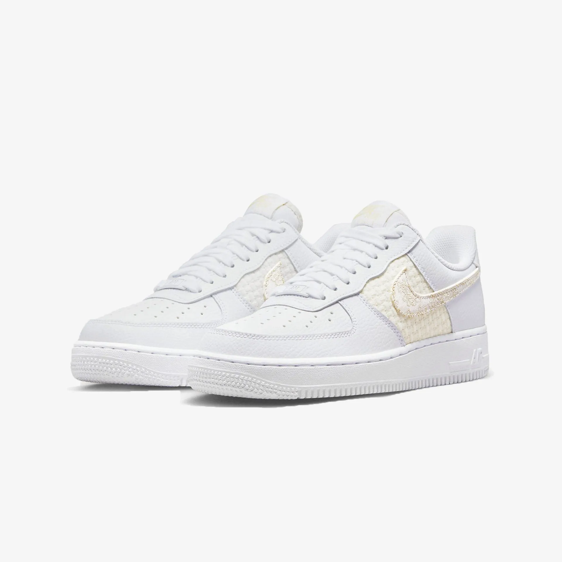 Nike | WMN'S AIR FORCE 1 07 SE  { WHITE / GOLD