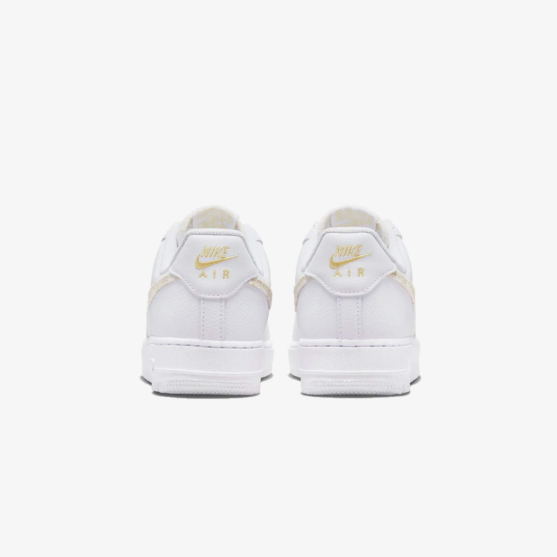 Nike | WMN'S AIR FORCE 1 07 SE  { WHITE / GOLD